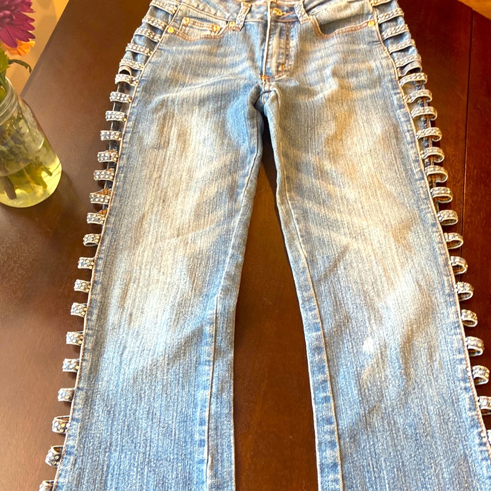 Cowgirl jeans baggy with side hoop dezign and jewels